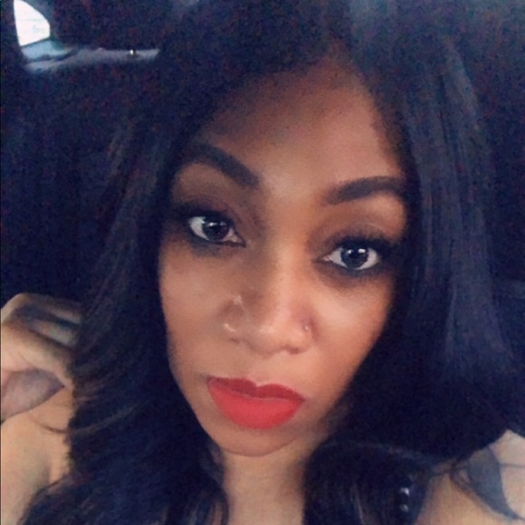 Meet your Posher, Felicia - Picture 1 of 1